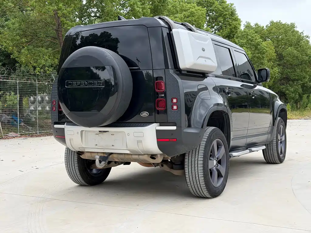 Land Rover Defender — миниатюра 18