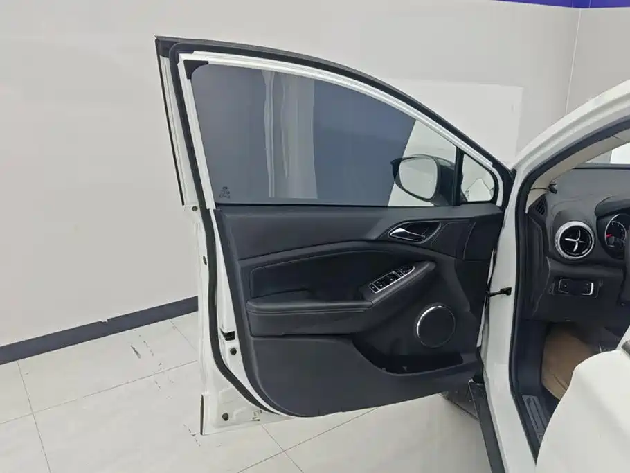BYD Yuan — миниатюра 7