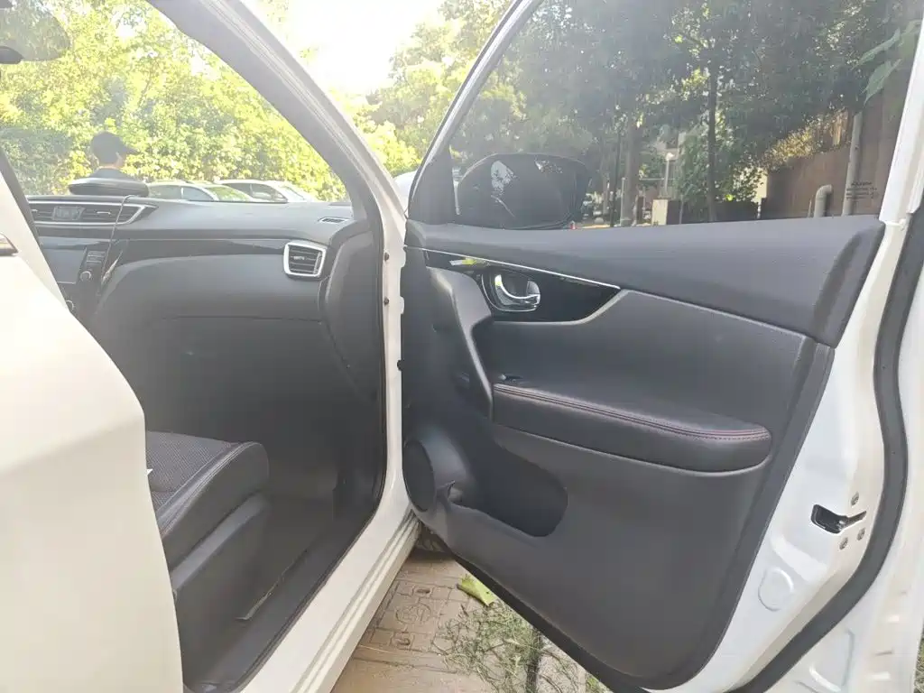 Nissan Qashqai — миниатюра 20
