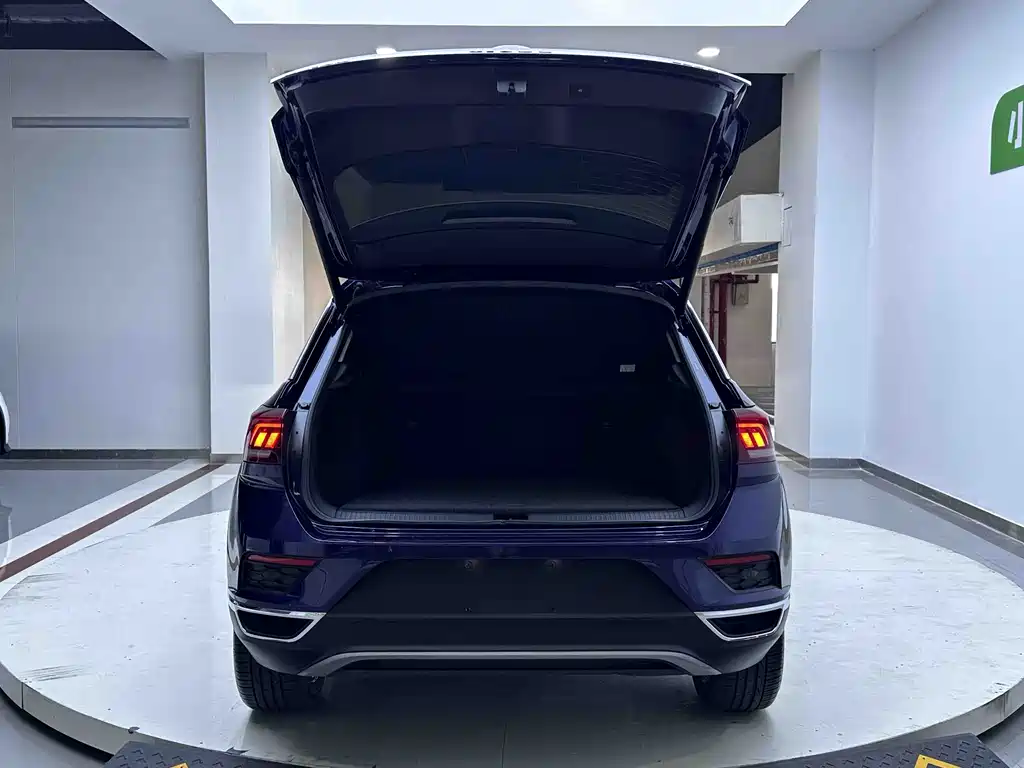 Volkswagen T-Roc — миниатюра 21