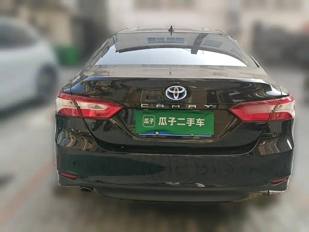 Toyota Camry — миниатюра 3