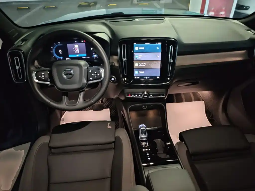 Volvo XC40 — миниатюра 10
