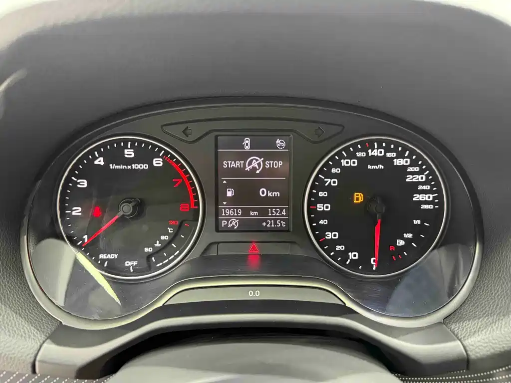 Audi Q2L 2022 35 TFSI Fashion