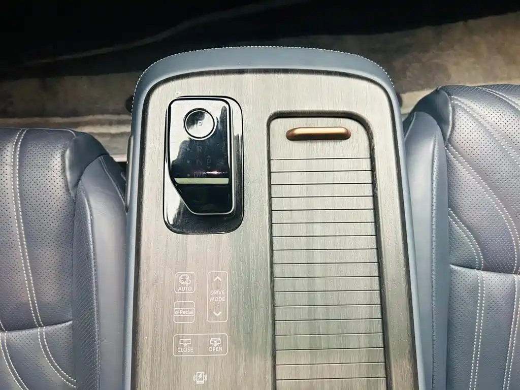 Nissan Ariya — миниатюра 17