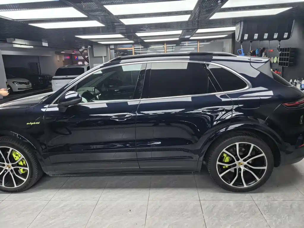 Porsche Cayenne Hybrid — миниатюра 5