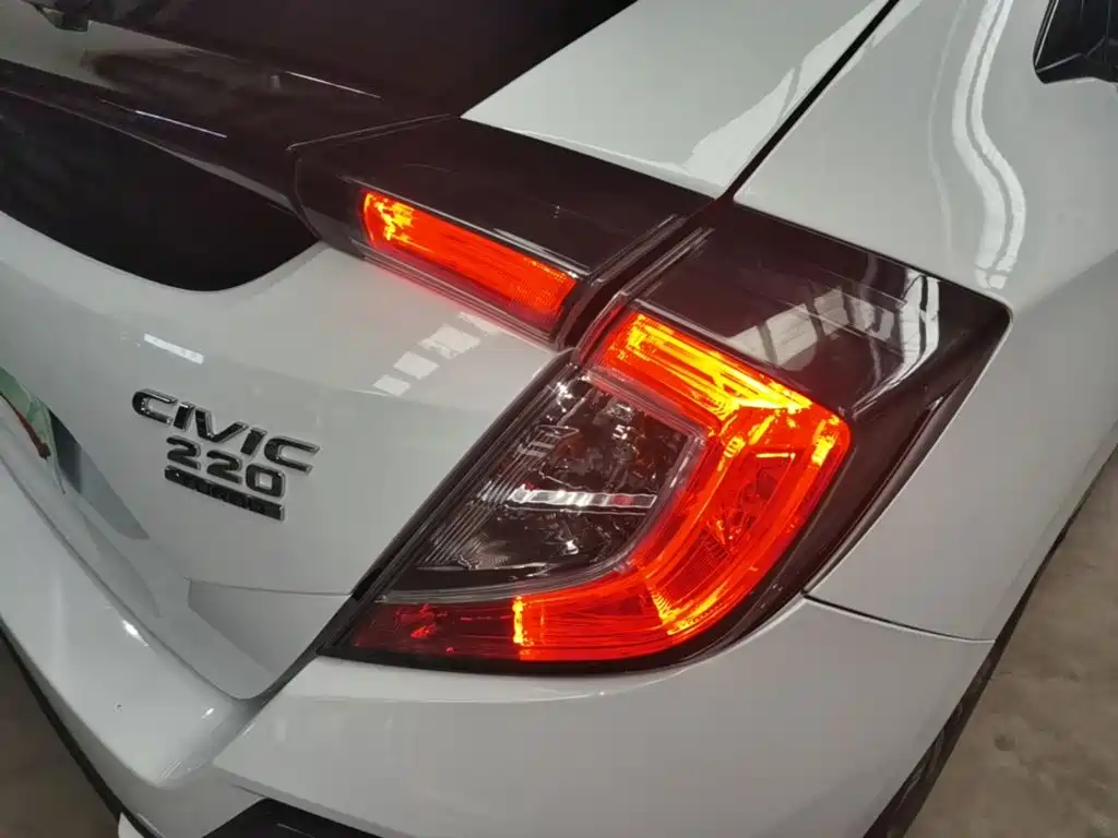 Honda Civic — миниатюра 8