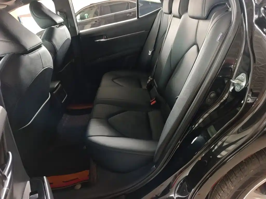 Toyota Camry — миниатюра 17