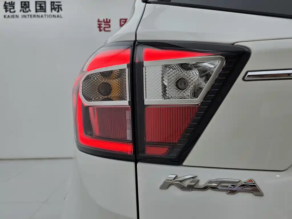 Ford Kuga — миниатюра 17