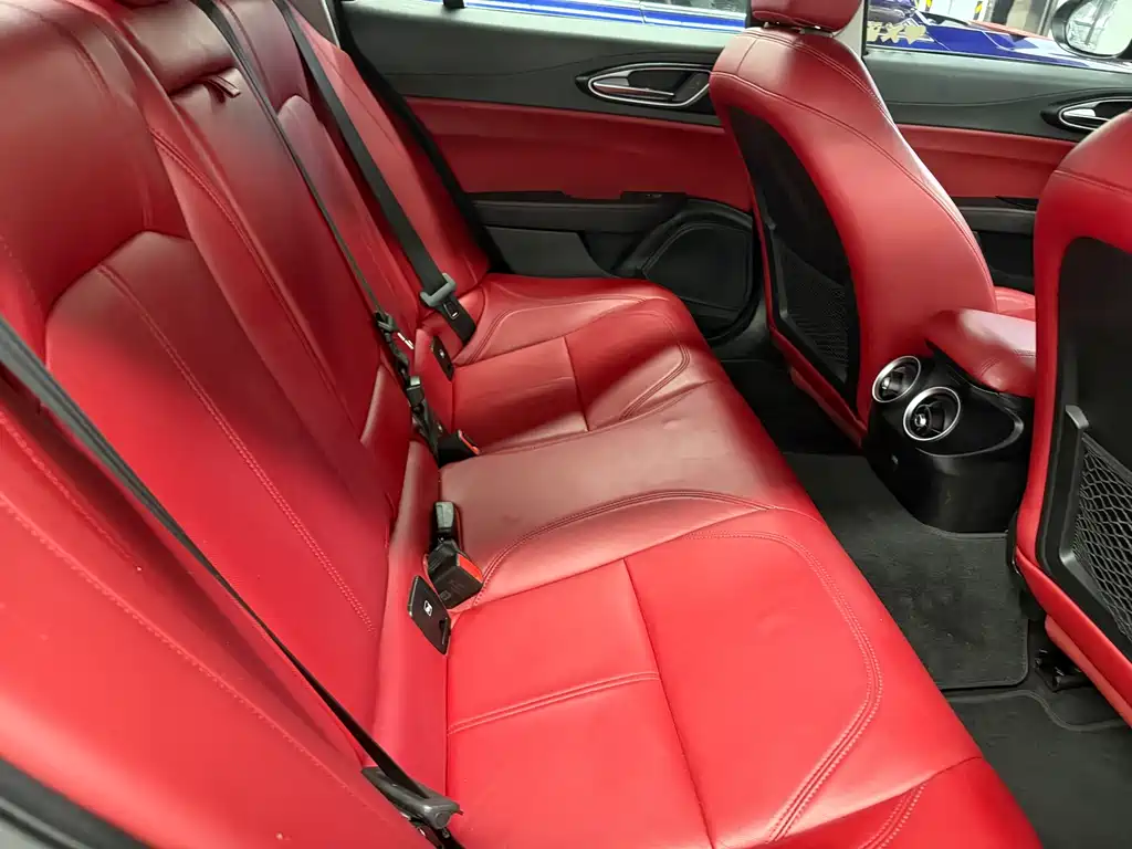 Alfa Romeo Giulia — миниатюра 7