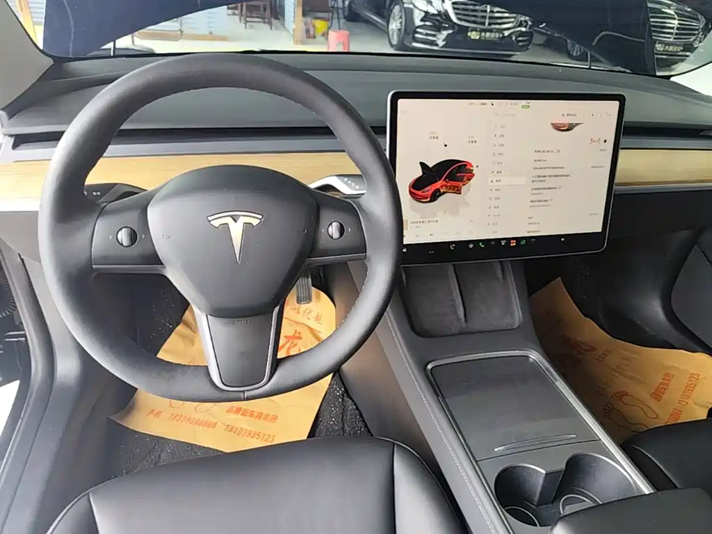 Tesla Model 3 — миниатюра 14