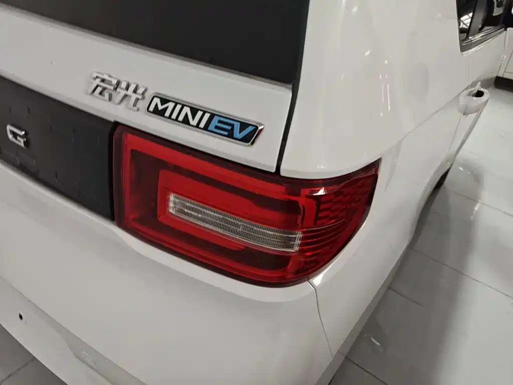 Wuling MINIEV — миниатюра 24