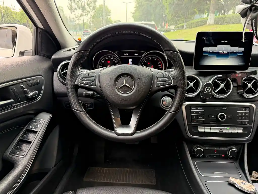 Mercedes-Benz GLA — миниатюра 14