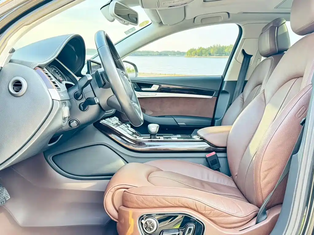 Audi A8 — миниатюра 4