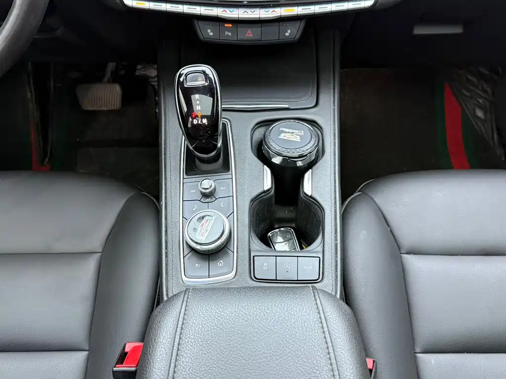 Cadillac XT4 — миниатюра 6