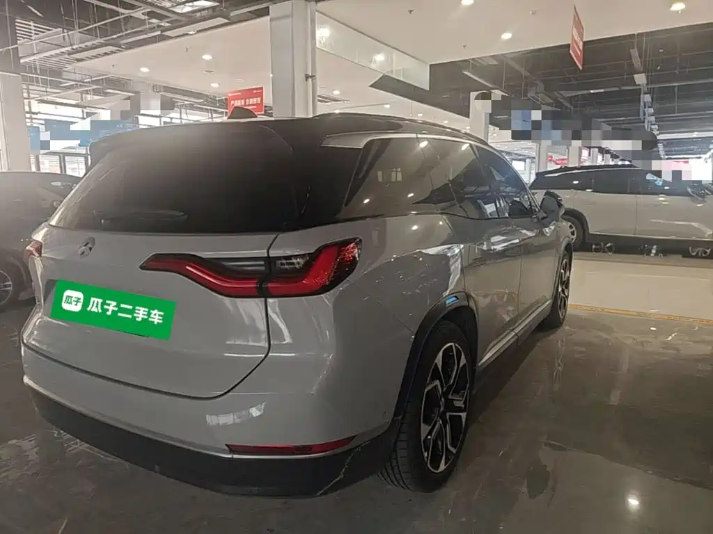 NIO ES8 2020 415KM мест