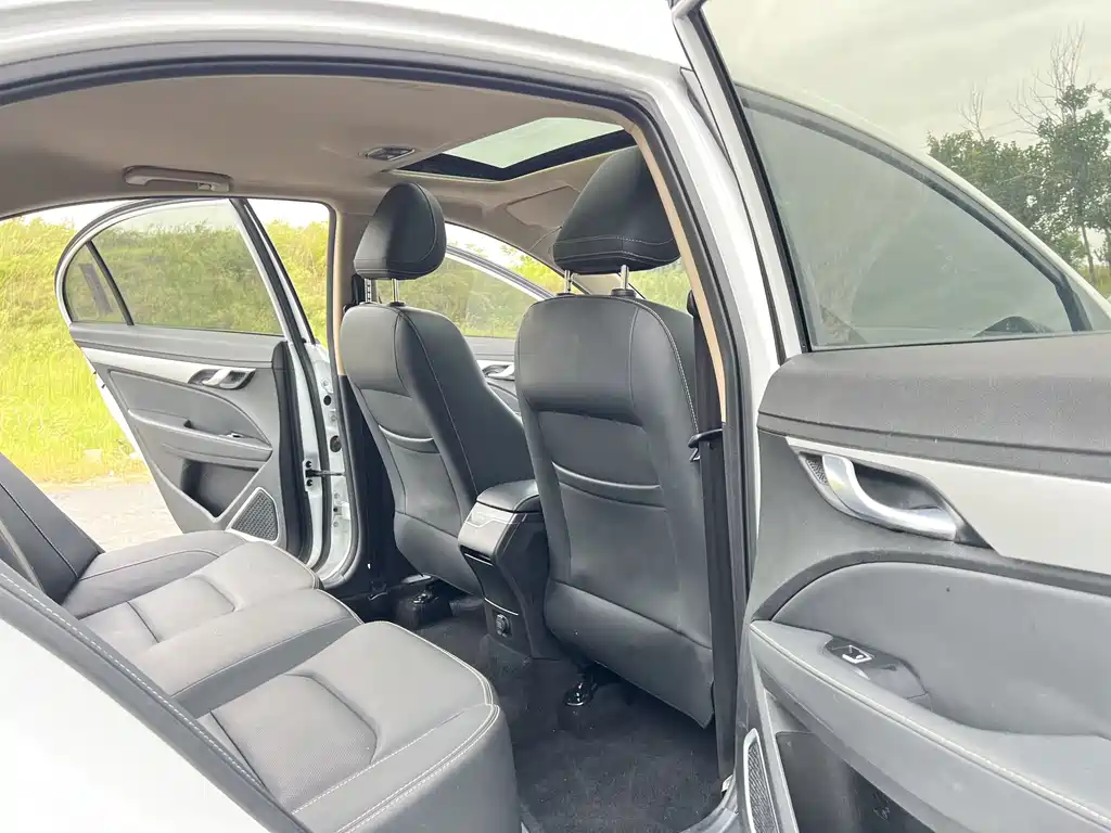 Geely Emgrand — миниатюра 18