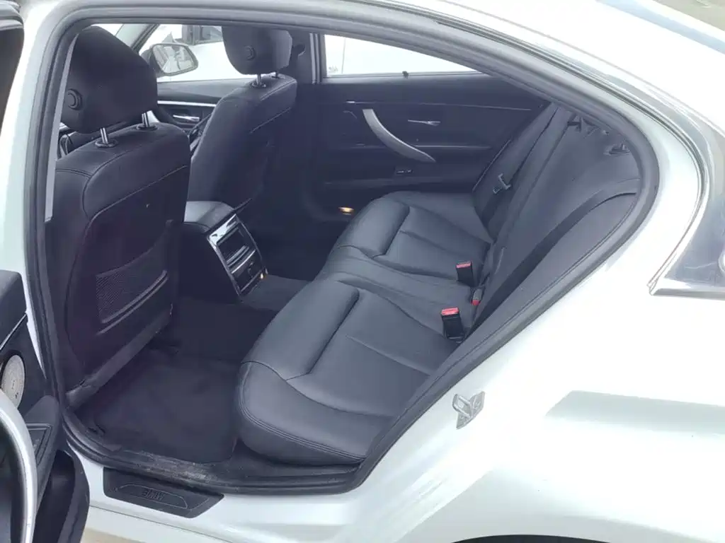 BMW 3 Series — миниатюра 17
