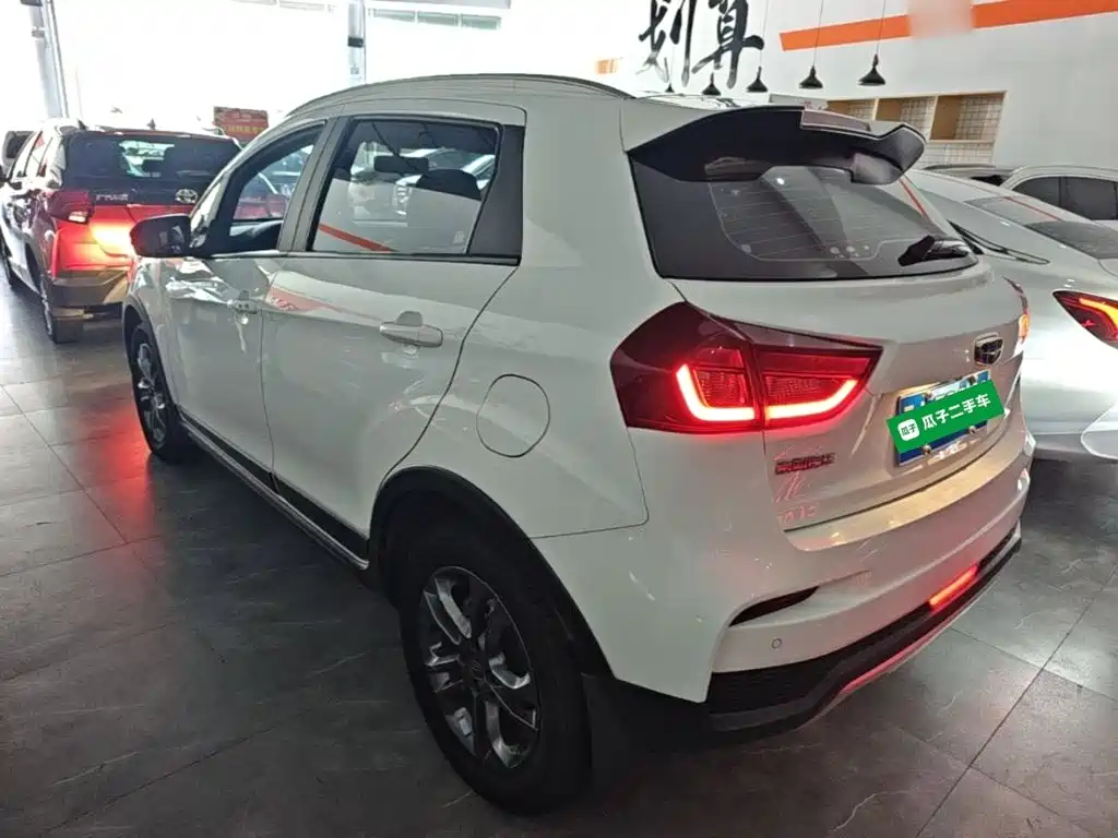 Geely Vision X3 — миниатюра 5