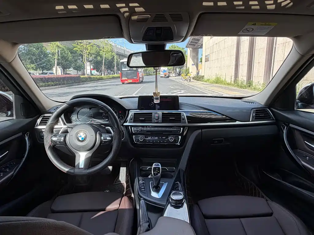 BMW 3 Series — миниатюра 7