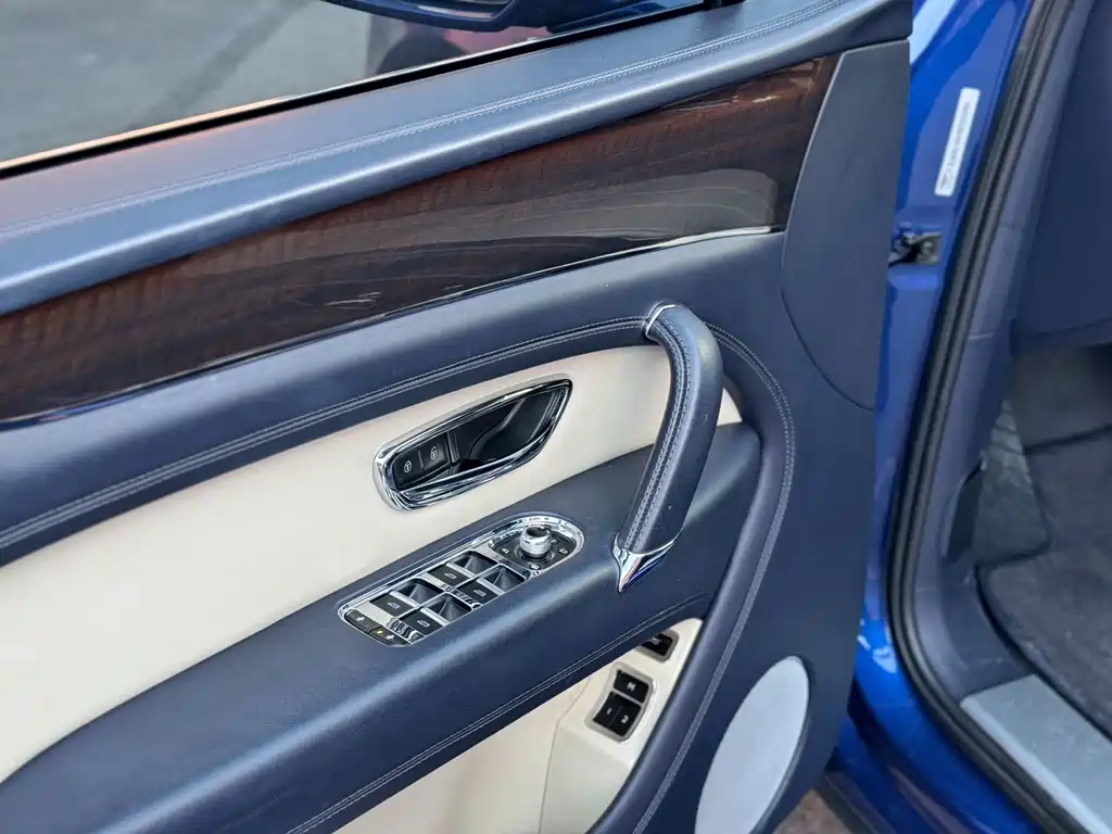 Bentley Bentayga 2018 4.0T V8