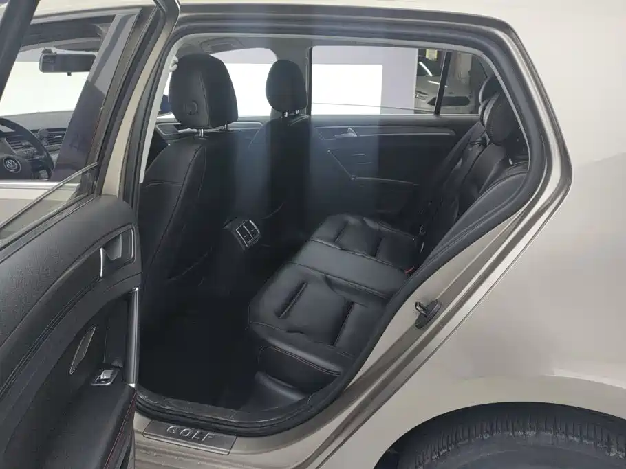 Volkswagen Golf — миниатюра 11