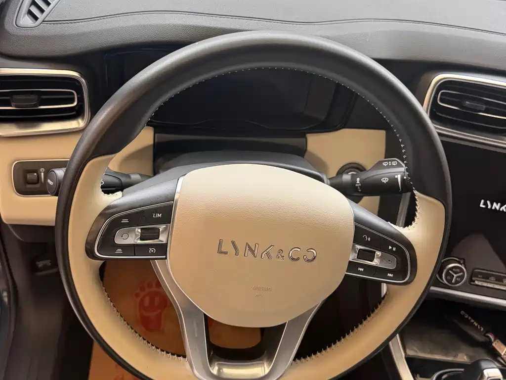 Lynk & Co 01 — миниатюра 2