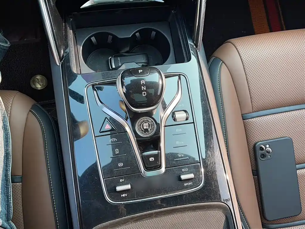 BYD Tang DM - фото 12