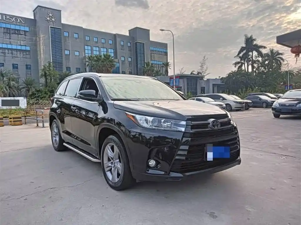 TOYOTA HIGHLANDER