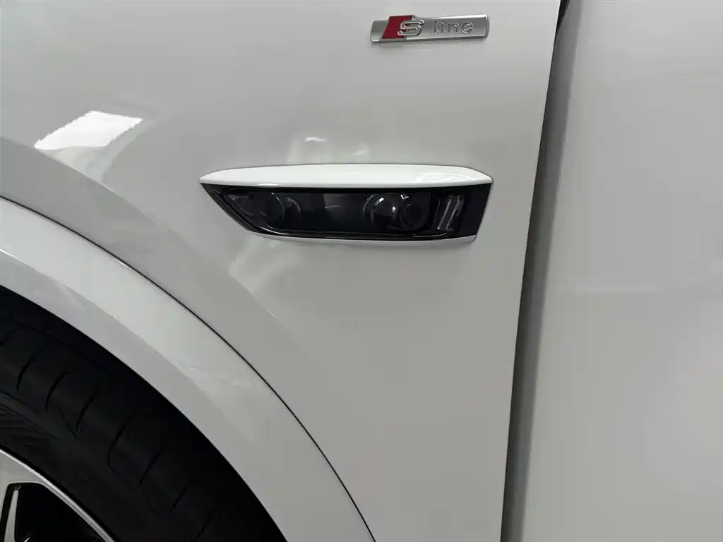 Audi Q6L e-tron — миниатюра 17