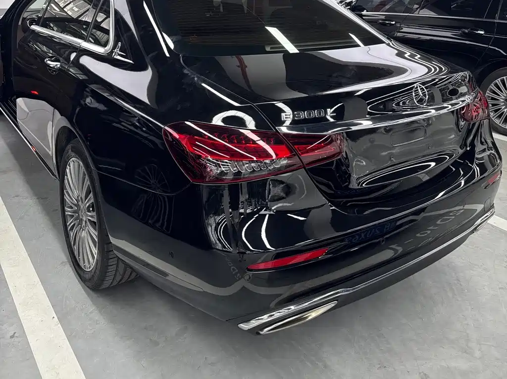 Mercedes-Benz E-Class — миниатюра 13