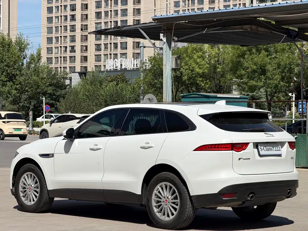 Jaguar F-PACE — миниатюра 6