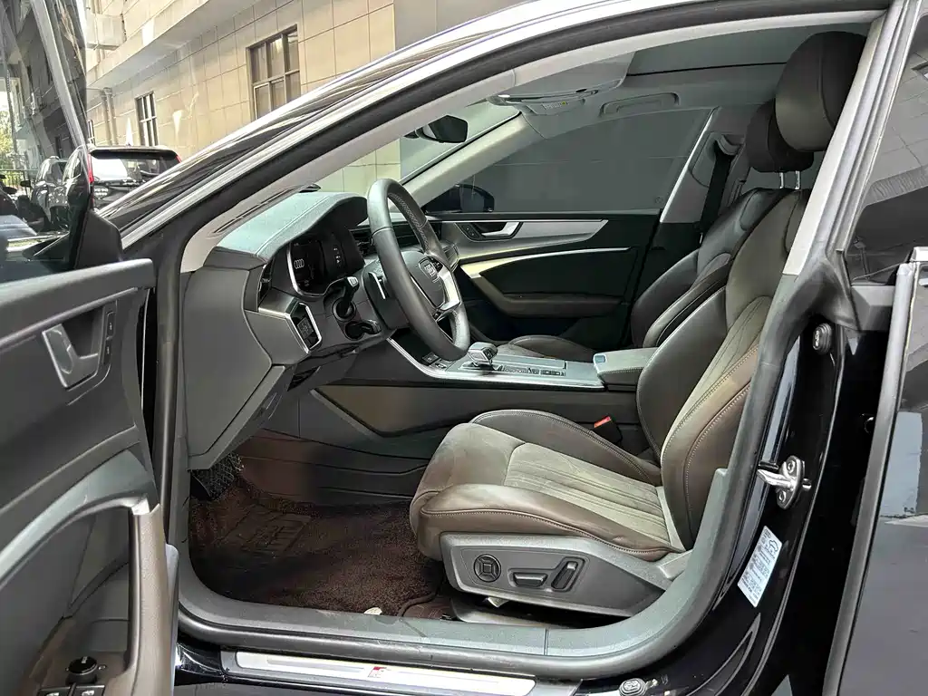 Audi A7L — миниатюра 18