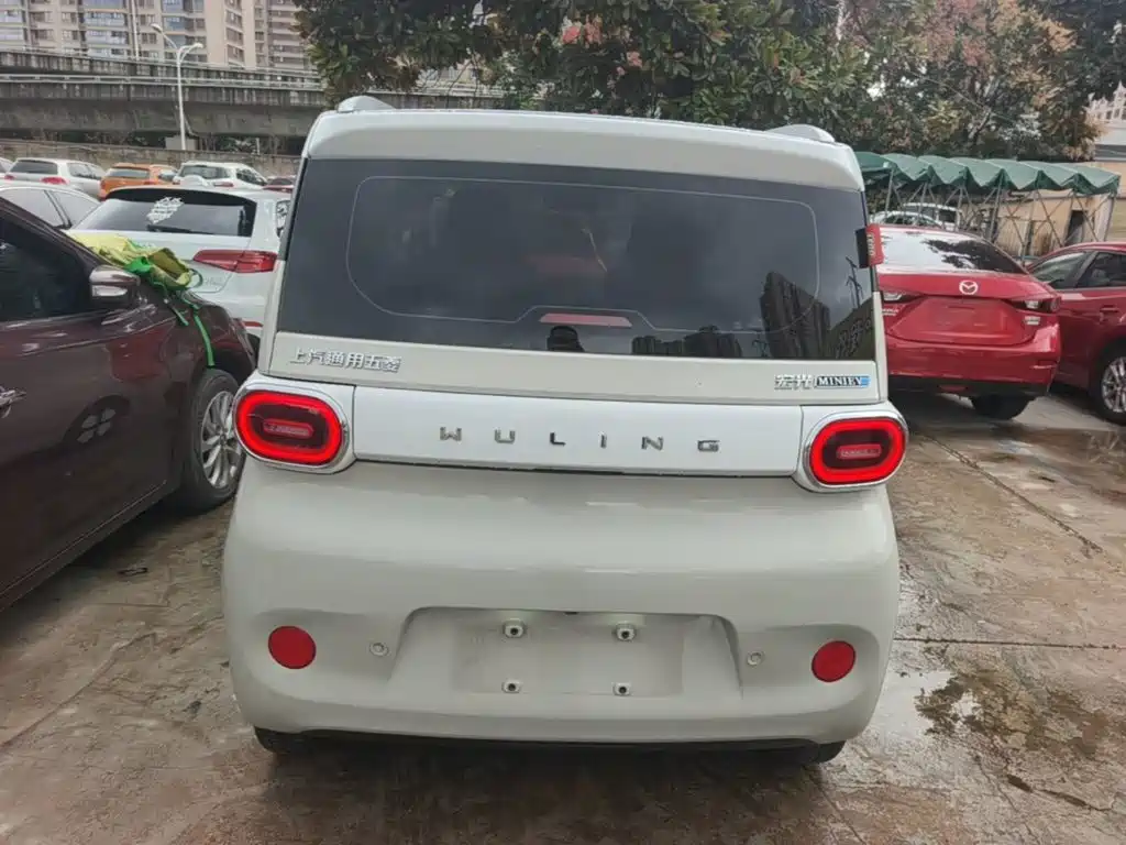 Wuling MINIEV — миниатюра 6