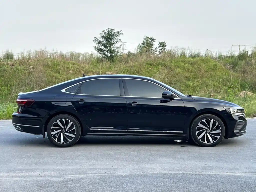Volkswagen Passat — миниатюра 8
