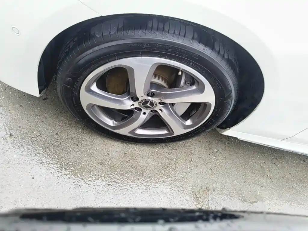 Mercedes-Benz E-Class — миниатюра 23