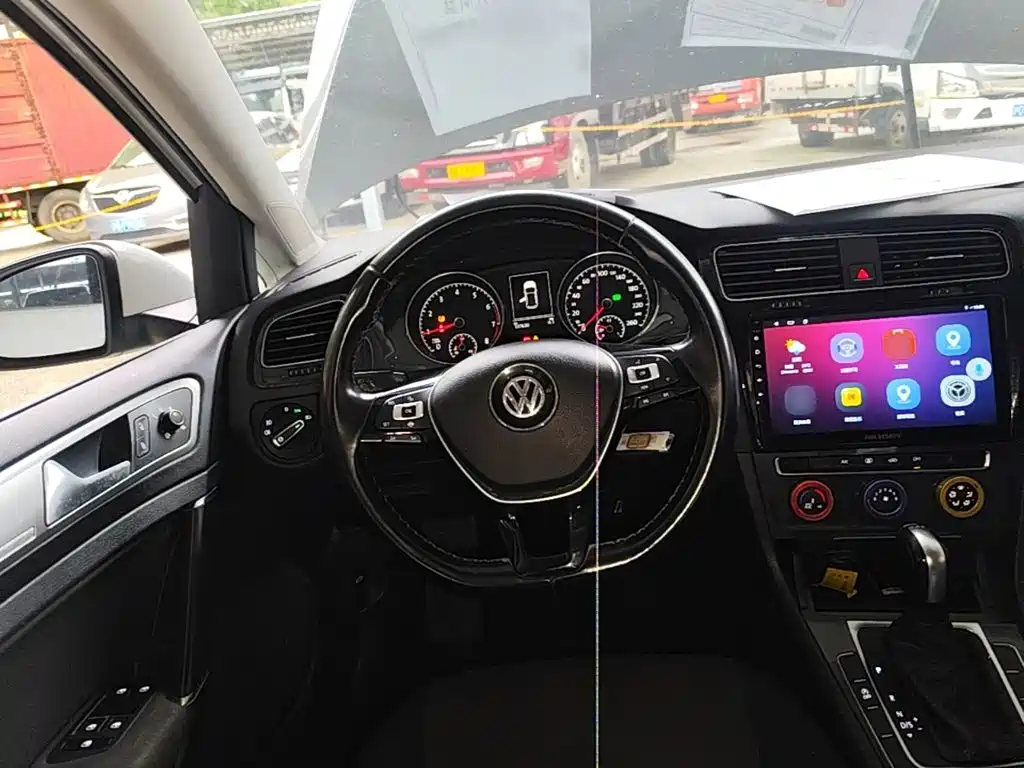 Volkswagen Golf — миниатюра 11