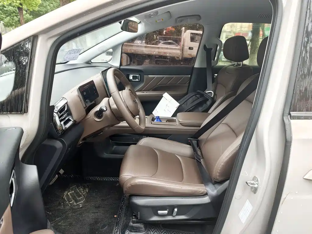 Wuling Xingguang 730 New Energy — миниатюра 4