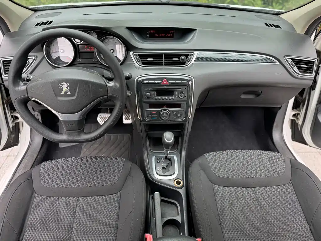 Peugeot 308 — миниатюра 5