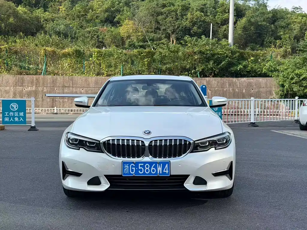 BMW 3 Series — миниатюра 2