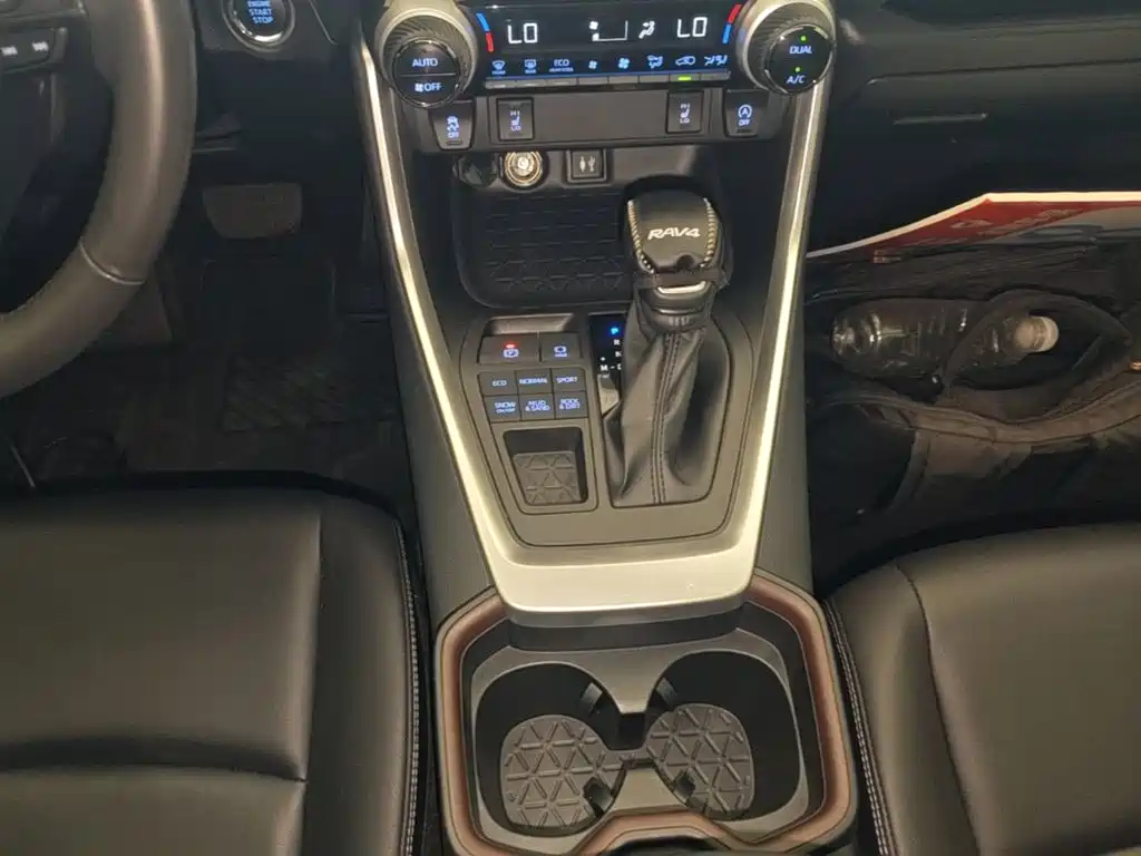 Toyota RAV4 — миниатюра 14