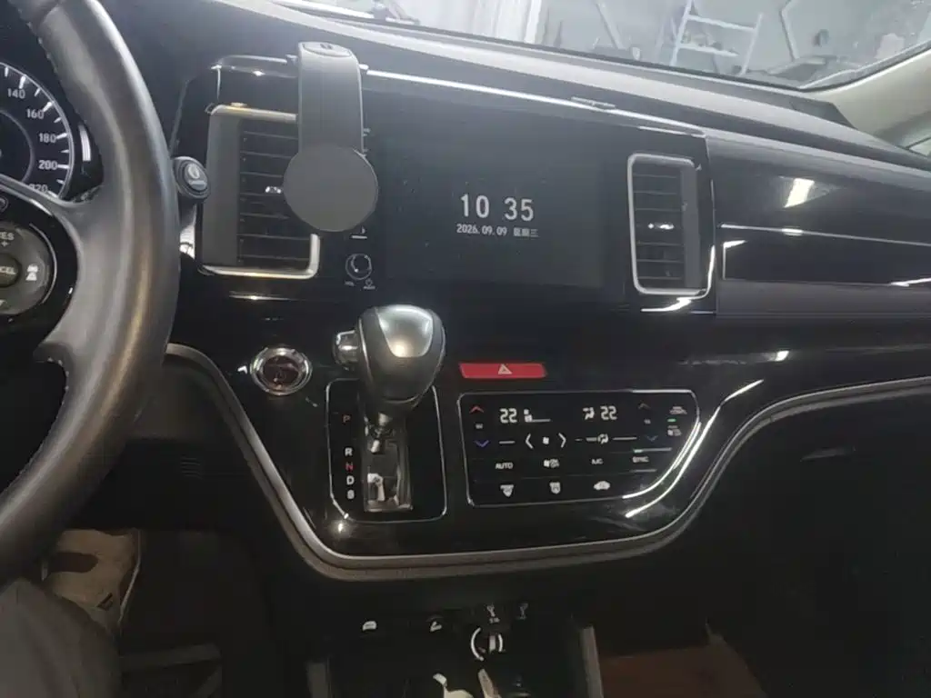 Honda Elysion — миниатюра 13