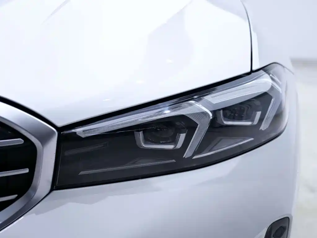 BMW 3 Series — миниатюра 10