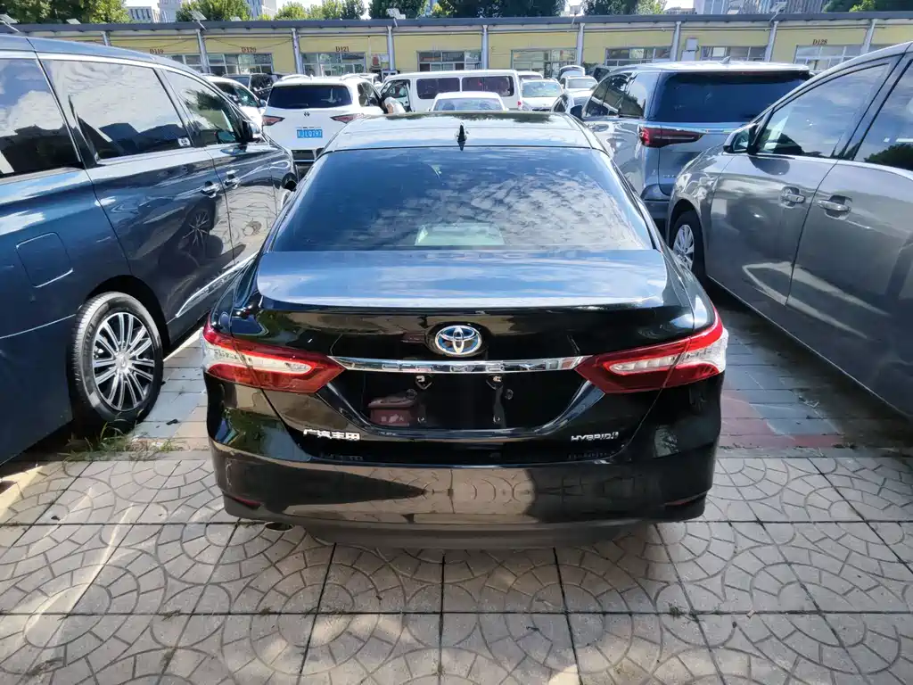 Toyota Camry — миниатюра 14