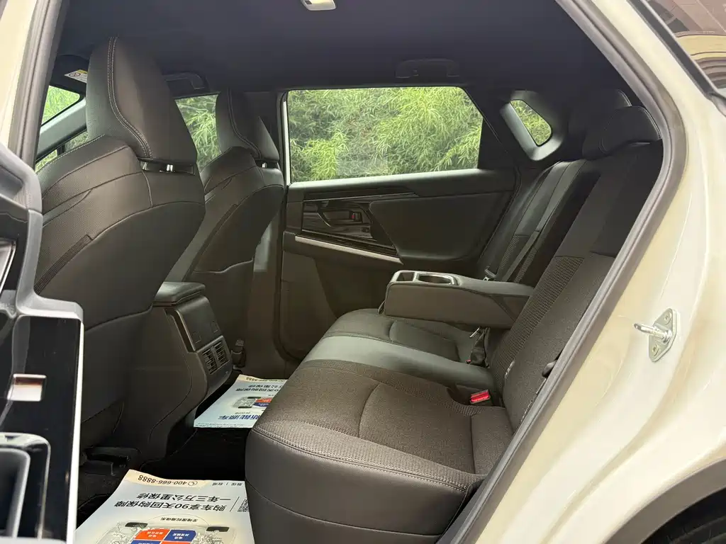 Toyota bZ4X — миниатюра 6