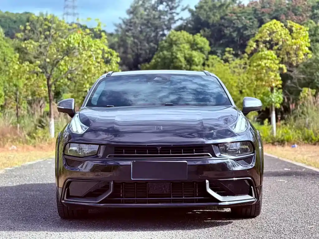 Lynk & Co 02 Hatchback — миниатюра 2