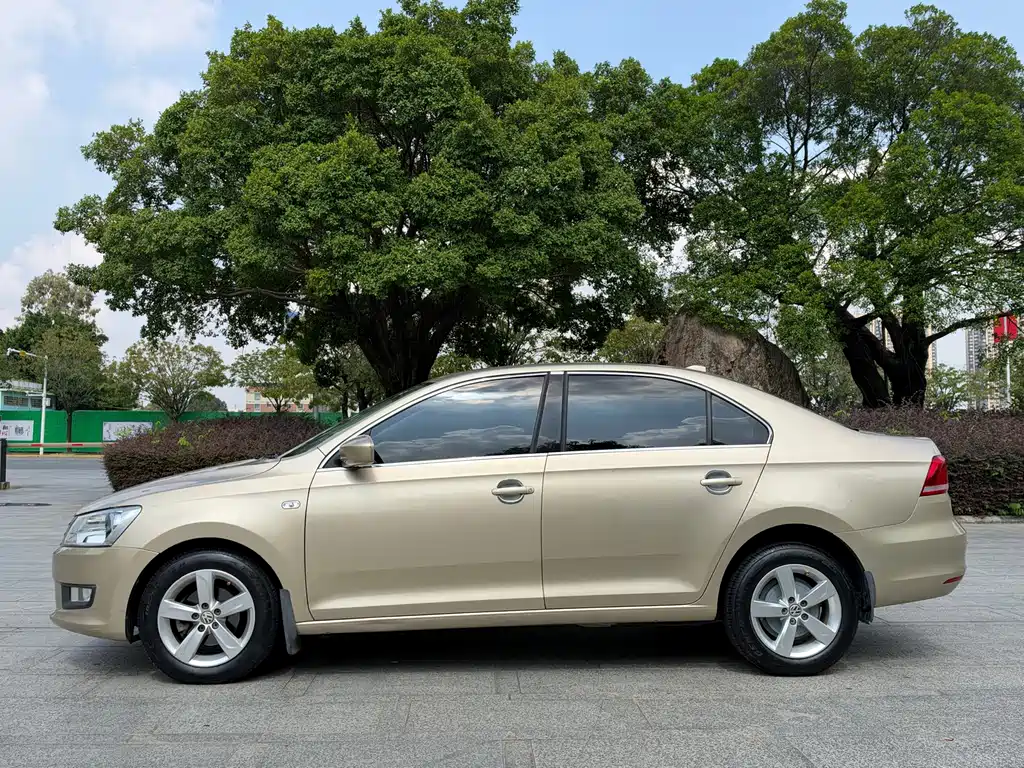 Volkswagen Santana — миниатюра 4