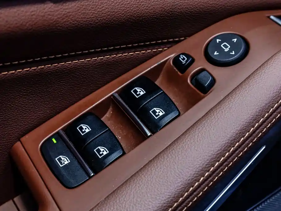 BMW X5 (Import) — миниатюра 13