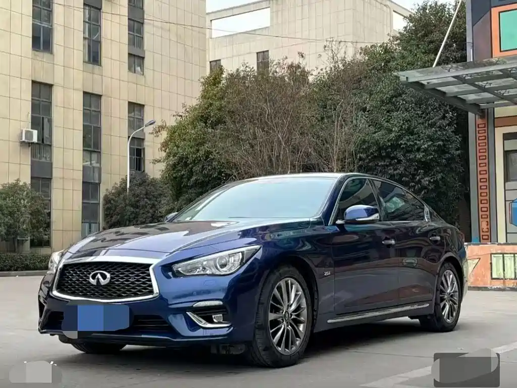 Купить Infiniti Q50L