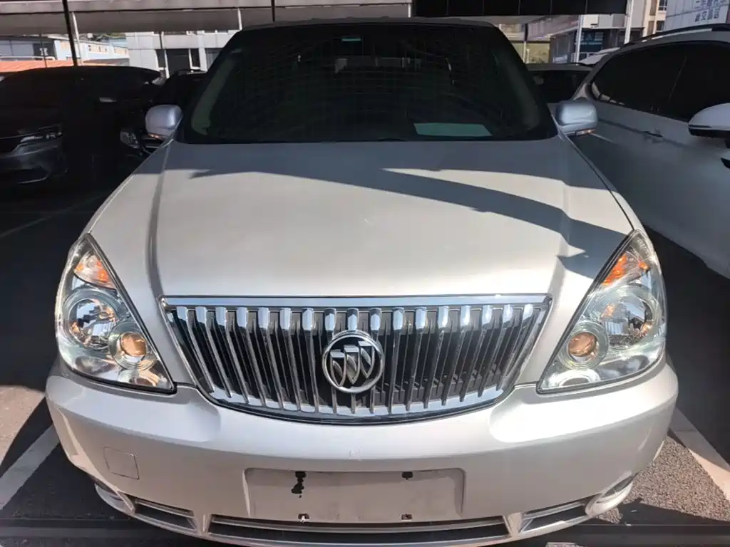 Buick GL8 — миниатюра 3