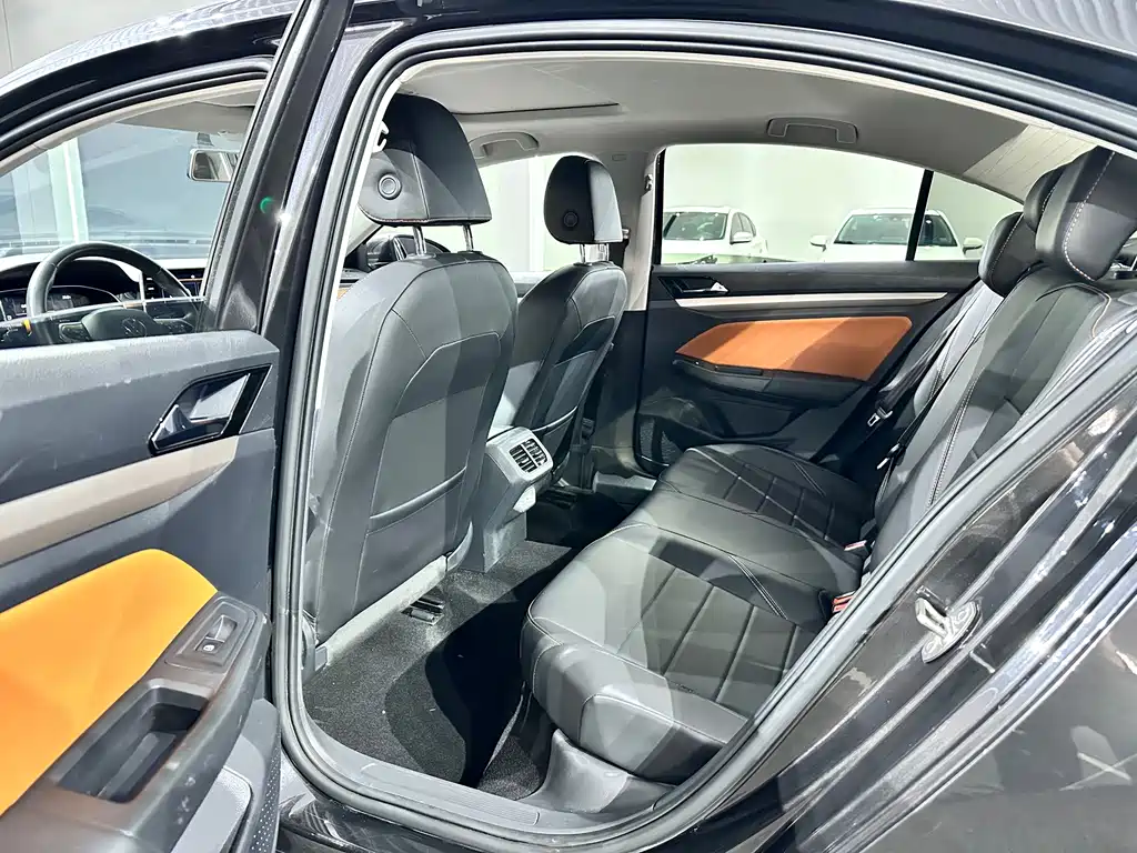 Volkswagen Bora — миниатюра 7